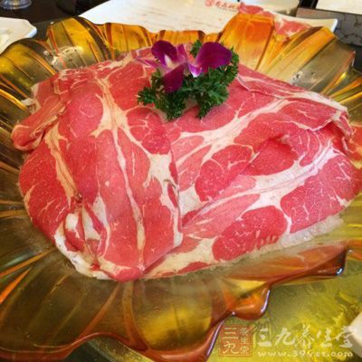 火锅羊肉片150公克，洋菇7颗，米酒30㏄