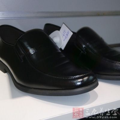 好穿松软带点跟的鞋 好穿松软带点跟的鞋