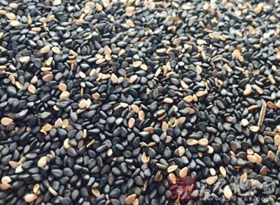 芝麻酱中的钙含量也比较高 芝麻酱中的钙含量也比较高