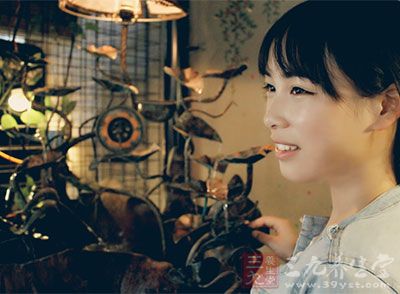 自然流产后为何肚子会异常疼痛 自然流产后为何肚子会异常疼痛