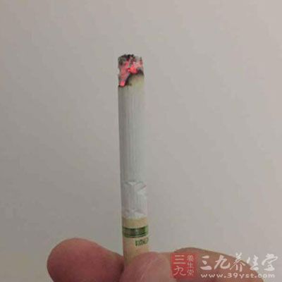 不要抽煙、喝咖啡或者吃過辣、過咸的食物