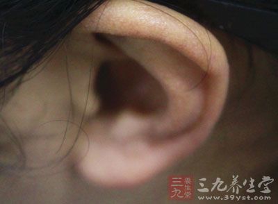 耳鸣的原因 常常耳鸣警惕六种疾病