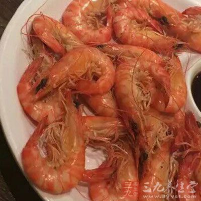 处理大虾，去头，挑好虾线