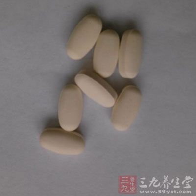 可服用安络血、芦丁、维生素C等药物