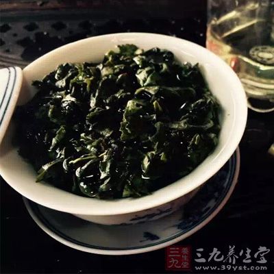 茶葉中的茶多酚、多糖和維生素C都具有加快體內(nèi)有毒物質(zhì)排泄的作用