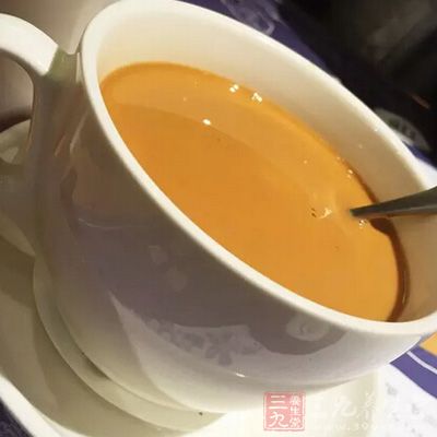 用飲品代替水，同樣加速女性衰老