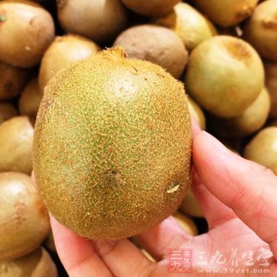 猕猴桃:消除雀斑和暗疮 猕猴桃:消除雀斑和暗疮