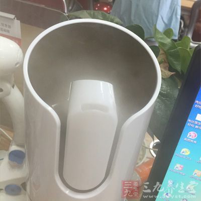 因此好使用蒸馏水或者纯净水 因此好使用蒸馏水或者纯净水