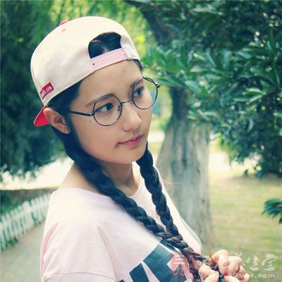 亲近刺激性的食物，远离维生素