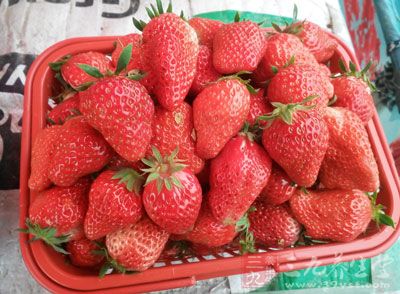 其余依次是草莓、桔子、柑子、猕猴桃