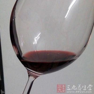 每天喝一杯红酒可缓解干燥