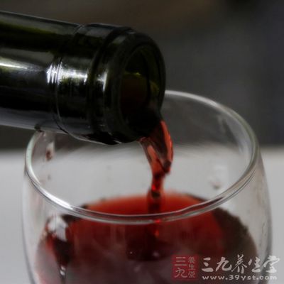 红酒开瓶以后,看酒的类型 红酒开瓶以后,看酒的类型