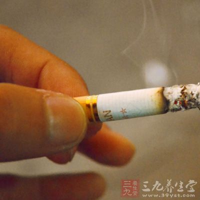 尤其吸烟者应每半年检查一次