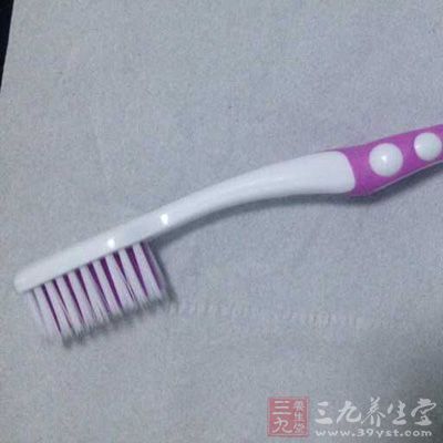 牙刷很难保持干燥