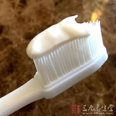 保健牙膏添加了对增加牙齿紧固度等有益的物质