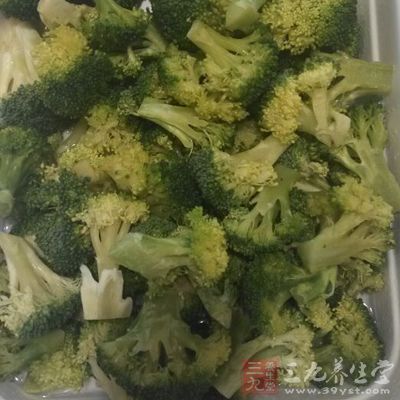 吃西蘭花的時(shí)候要減少主食的攝入