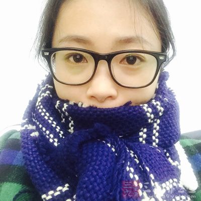 涨姿势 戴眼镜眼睛会变小