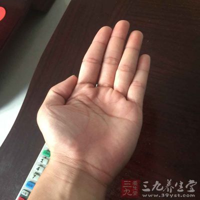 那些无名指相对食指较短的学生