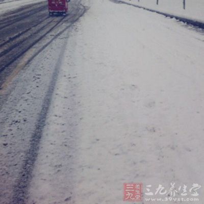 不要擅自滑出滑雪场界线