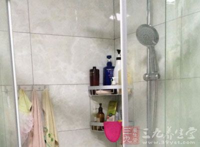 洗冷水澡可能会让妇科病有机可乘 洗冷水澡可能会让妇科病有机可乘