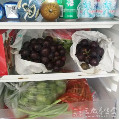 冷冻法是将食物在低于冰点的环境中冻结