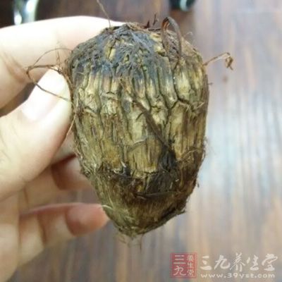 蒸芋头的做法虽然简单但是也要多加注意，因为生芋头本身有点小毒