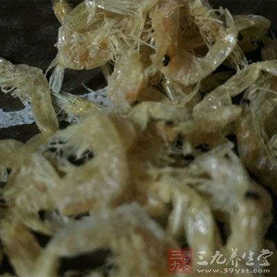 材料：虾皮50克，嫩豆腐200克