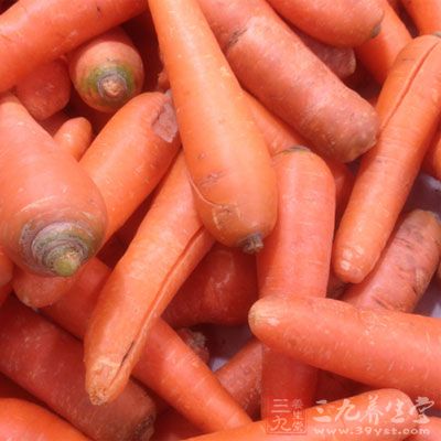 B-胡萝卜素会在体内变化成维生素A