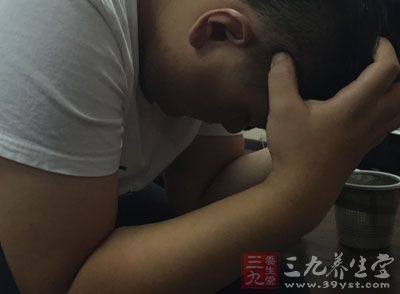 当男人易感疲劳的时候,也就意味着你的身体已经出现一定程度的透支 当男人易感疲劳的时候,也就意味着你的身体已经出现一定程度的透支