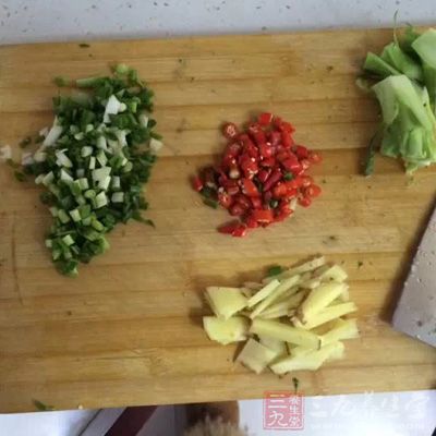 购买菜板时一定要挑选放心的木头 购买菜板时一定要挑选放心的木头