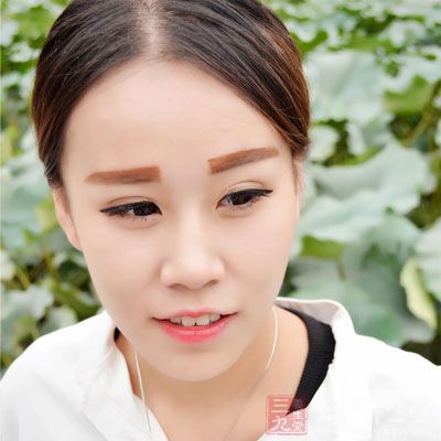 洗冷水浴有讲究,须循序渐进 洗冷水浴有讲究,须循序渐进