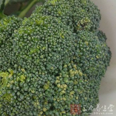 建议每天吃体积0.5~1个网球大小的西兰花