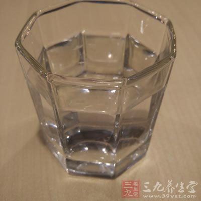 就能让水里的氯含量降至安全饮用标准