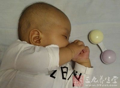 婴儿斜颈 宝宝歪脖子一个方法轻松治愈