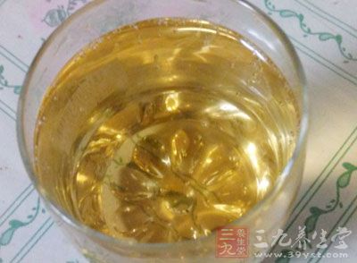 飲酒過量同時(shí)可導(dǎo)致酒精中毒性昏迷