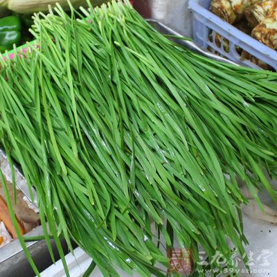 牛奶与含草酸多的韭菜混合食用,就会影响钙的吸收 牛奶与含草酸多的韭菜混合食用,就会影响钙的吸收