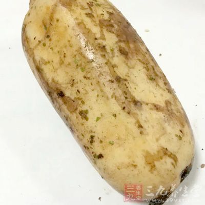 莲藕250克，干红椒10颗，青椒半颗，红椒半颗