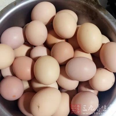 黃油50克，糖粉30克，全蛋25克，低粉100克