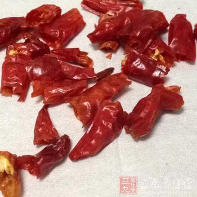 干辣椒，花椒，姜片，葱段