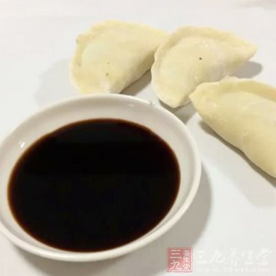 吃醋可以中和体内的乳酸，缓解疲劳