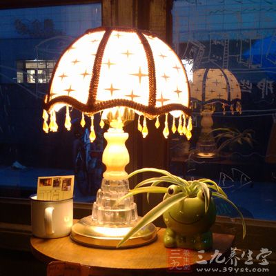 睡觉时不要开着灯 睡觉时不要开着灯