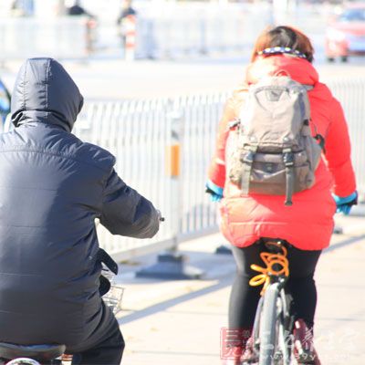 这种情况在长跑者、骑自行车者身上较常见 这种情况在长跑者、骑自行车者身上较常见