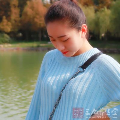 不少女性认为使用保健洗液是一种保洁时尚,是良好的卫生习惯 不少女性认为使用保健洗液是一种保洁时尚,是良好的卫生习惯