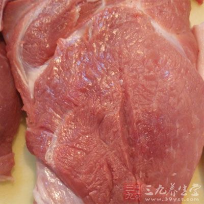 每日中等量的肉、禽、鱼、豆制品，加上适量的低脂奶制品就足够了