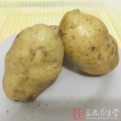 土豆2个、黄瓜半根