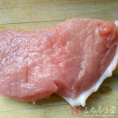 猪肉90克、椰菜适量