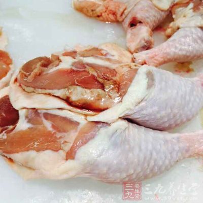 鸡腿1只 姜1块 大蒜4瓣