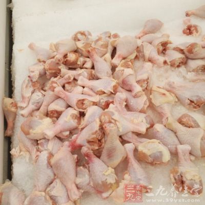 材料：鸡腿3只