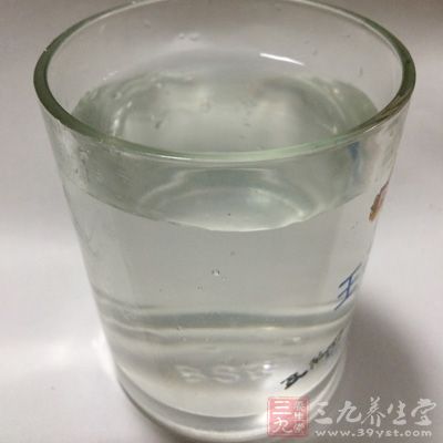 水分補(bǔ)充適度即可，這樣乳汁的供給才會(huì)既充足又富營養(yǎng)