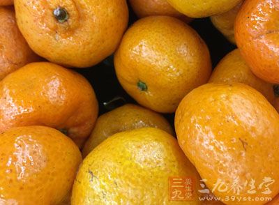 经常看到有人吃完橘子后,把橘皮洗一洗 经常看到有人吃完橘子后,把橘皮洗一洗